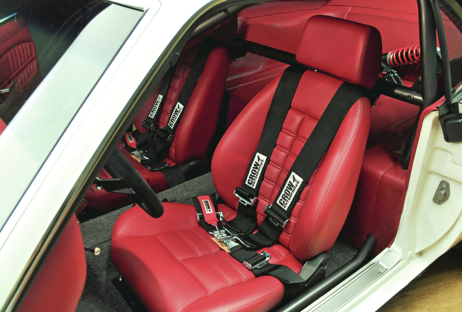 mdmp-1301-07-mmf-2012-car-of-the-year-1969-ford-mustang-sportsroof-interior