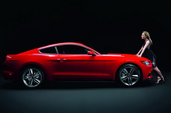 Sienna Miller with 2015 Ford Mustang - 01