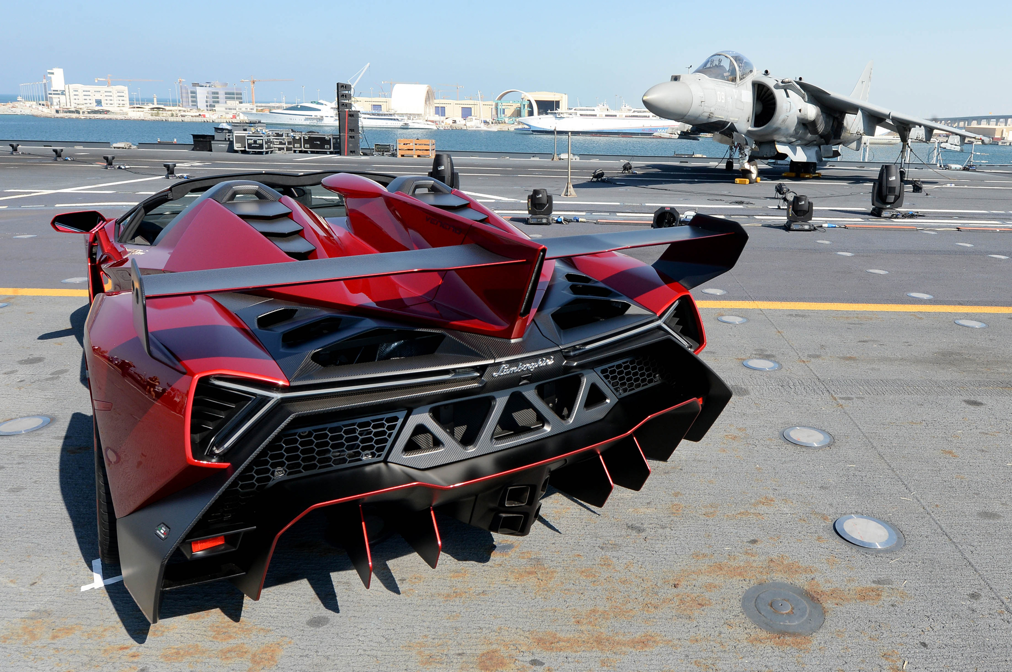 2014 lamborghini veneno roadster