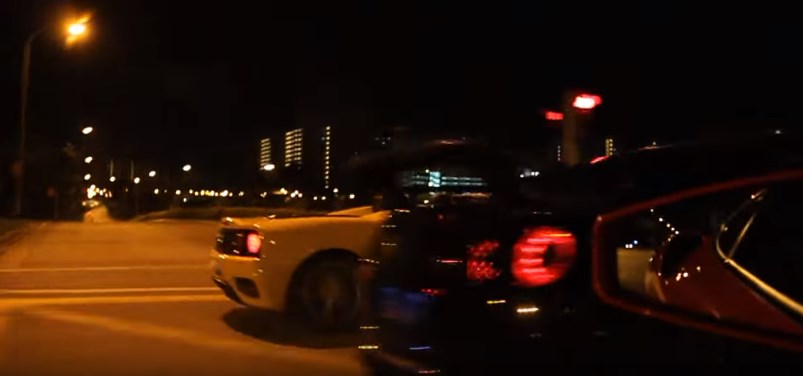 Nissan GTR vs 2 Ferraris Night Street Race in Singapore