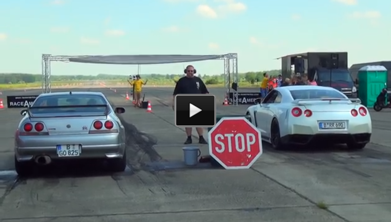 GTR R33 vs R34 GTR Nissan