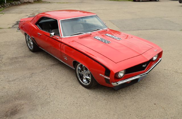 1969-chevrolet-camaro-front-top