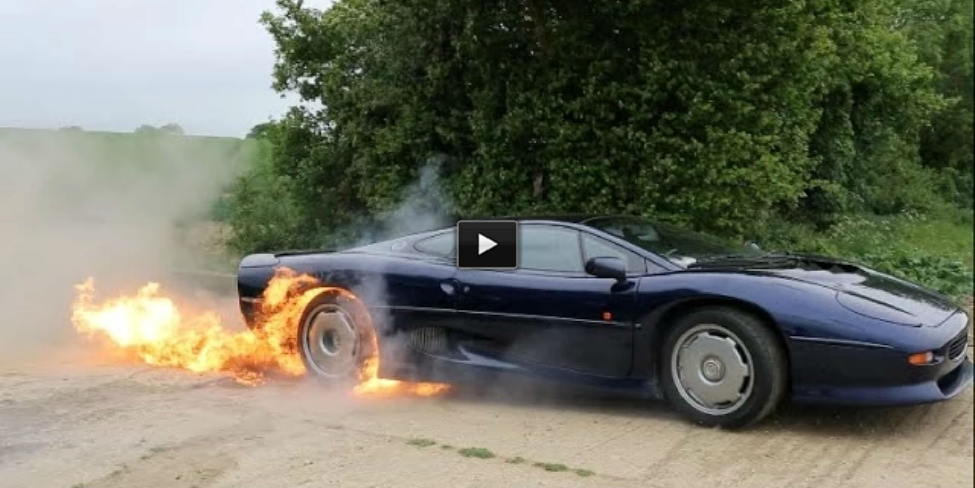 Jaguar XJ220 Burnout