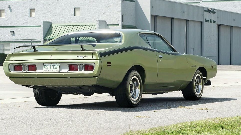 1971-dodge-charger-three-quarters b