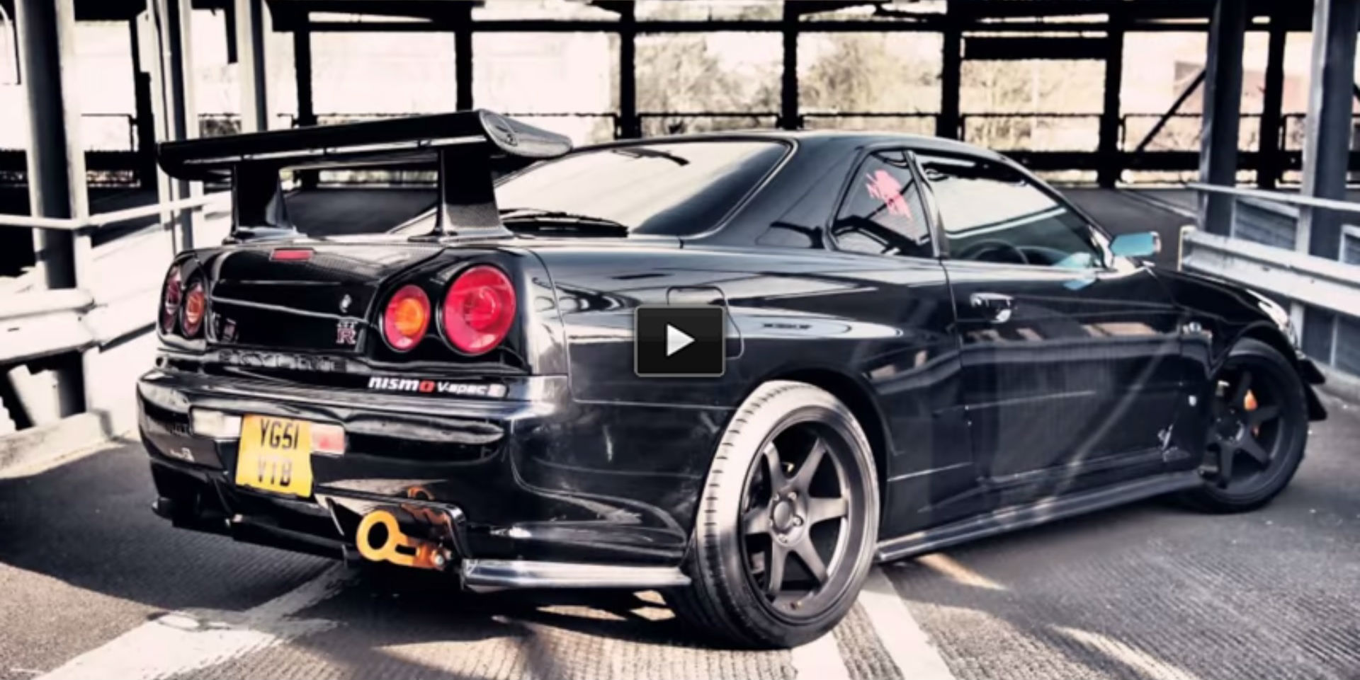 nissan gtr v black tires