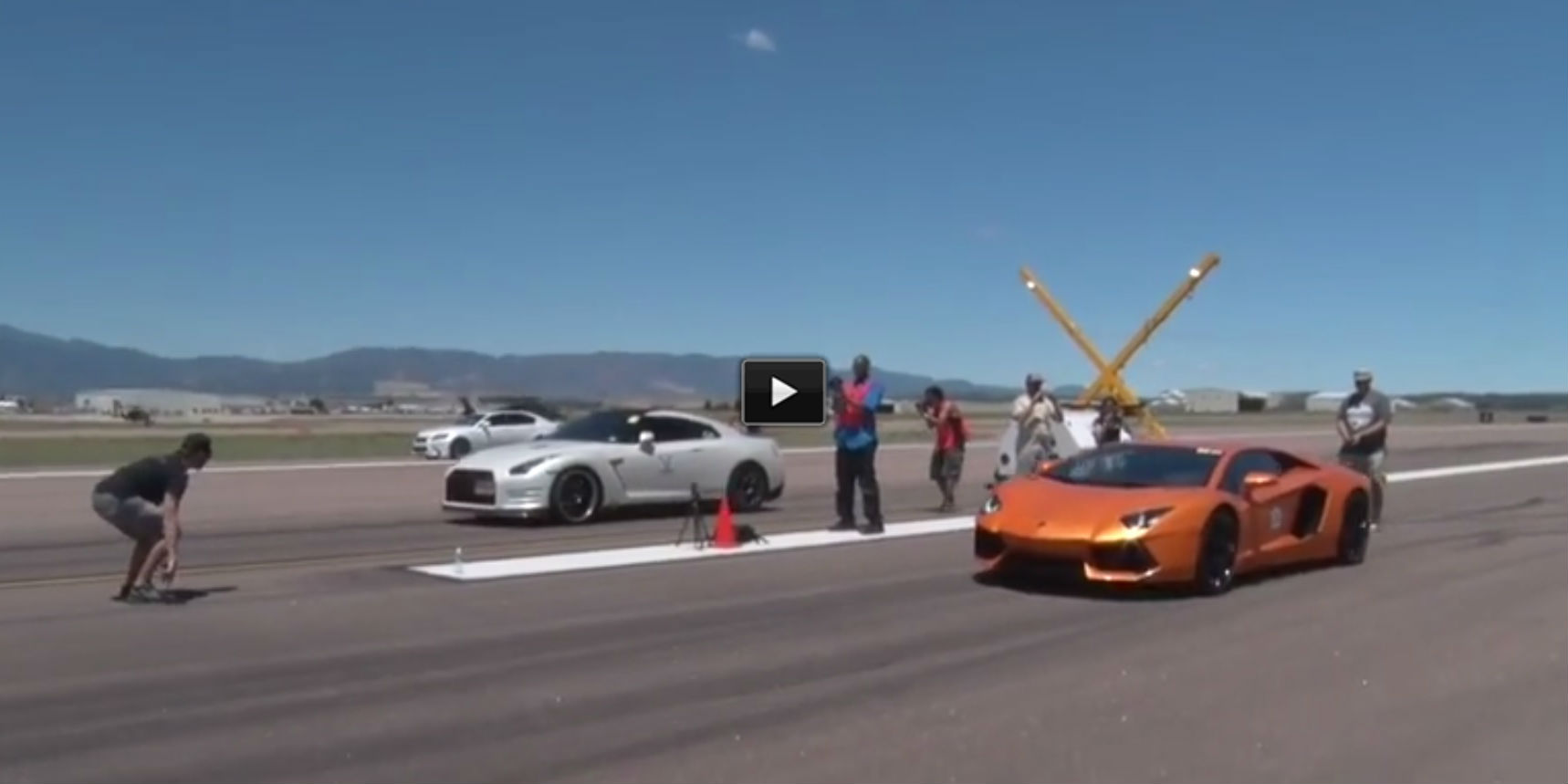 drag racing video Lambo Aventador vs Nissan GTR vs Audi R8 vs Chevy Corvette