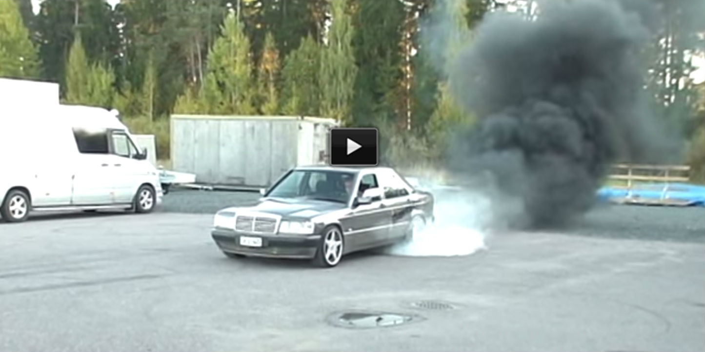 Mercedes 190D rolling coal