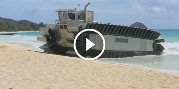 monster-marine-us-military-truck-with-ultra-heavy-lift-amphibious-connector 2