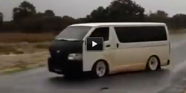 Toyota Hiace Van drift