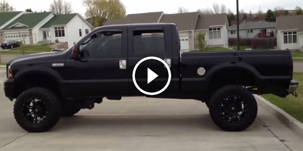Check Out This Monster – The Best Sounding Lifted Ford F250 Powerstroke EVER! 2