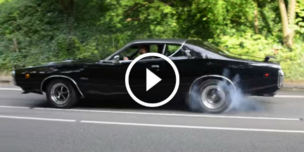 1971 DODGE CHARGER 612 HEMI burnout