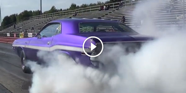 1970 Dodge CHALLENGER RT 440 vs 1967 Plymouth GTX 426 Hemi