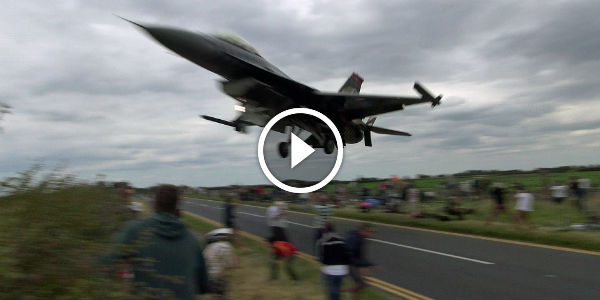 f16 FIGHTER JET Landing On Their HEAD