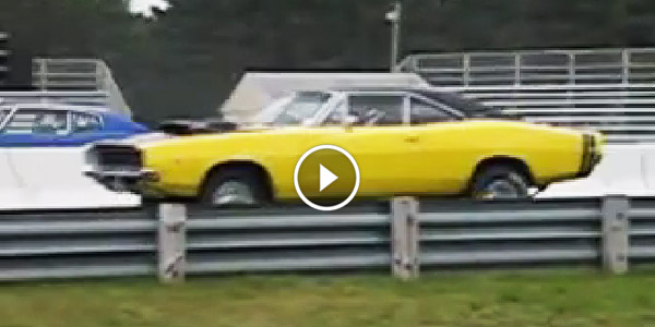 Old School Drag Racing 1968 Dodge Charger and Chevelle drag race