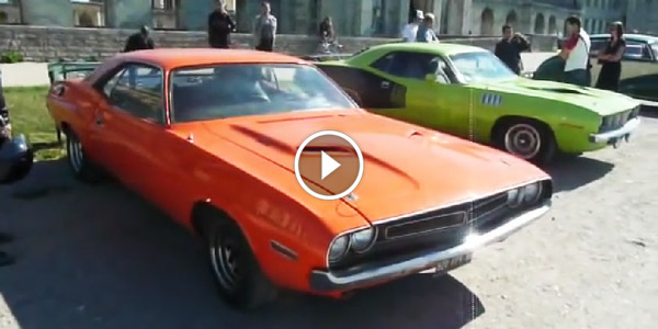 Muscle Cars Doing Burnouts 1971 Dodge Challenger RT & Plymouth Cuda