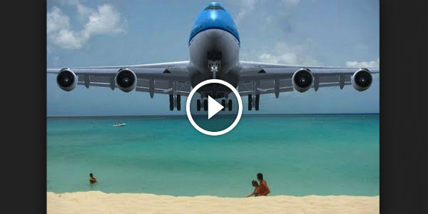 747 Airplane Landing St. Maarten AIRPORT