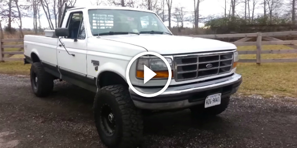 See This MIGHTY F350 truck with HUGE exhaust and 7.3 POWER Stroke Engine! 2