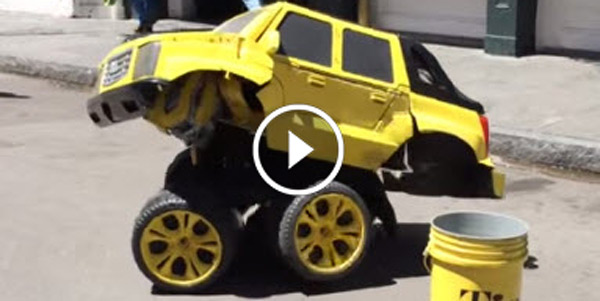 Chevy Camaro Bumblebee Transformer humano en New Orleans