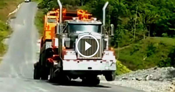 TRUCK POWER Truck pulls wheelie amazing power