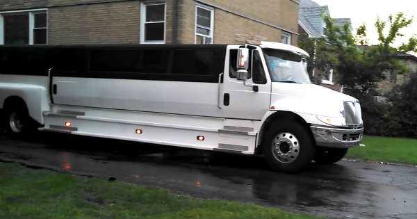How About This INSANELY COOL SEMI TRUCK LIMO 11