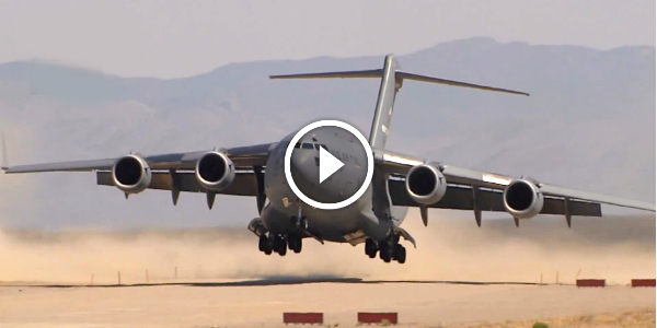 Powerful, Thick & Strong – BOEING C-17 GLOBEMASTER III! Watch This BEAST Landing & Taking Off! P.S. It Can Carry TANKS! 55