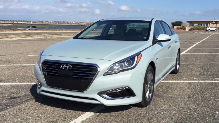 Blue Link Apple Watch APPLICATION Communicates With The Hyundai Sonata PHEV 1