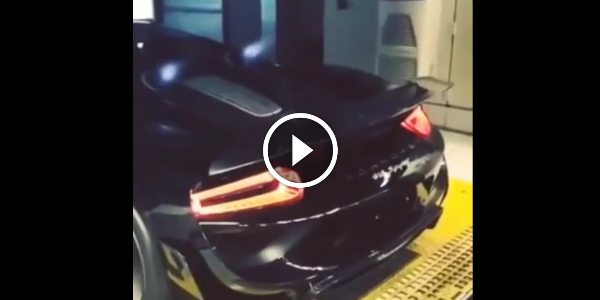 PORSCHE 918 SPYDER Performing A Dyno Run 2