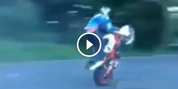 Bikers are AWESOME EXTRAORDINARY BIKER! He Does TRICKS We Can Only Dream Of 22