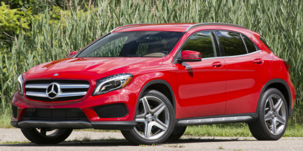 QUICK SPIN With The 2015 MERCEDES-BENZ GLA250 4Matic 411