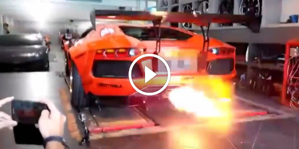 This LAMBORGHINI AVENTADOR Is One LOUD Flamethrower Exhaust