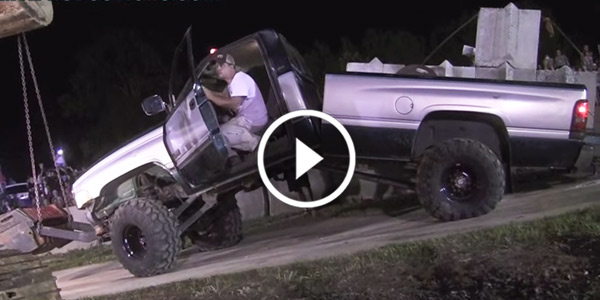 DODGE RAM DIESEL PULL TRUCK BENDS IN HALF