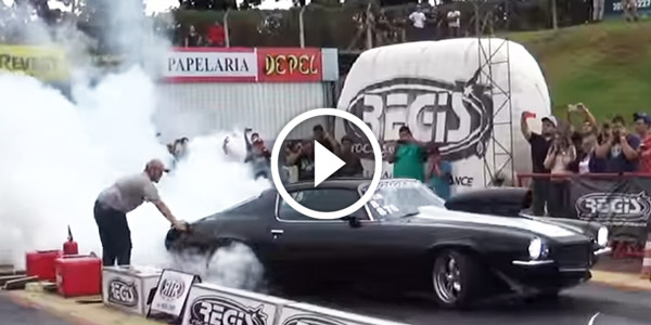 CHEVY CAMARO Z28 fazendo um Burnout de 201M
