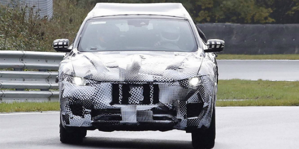 Camouflaged 2017 MASERATI LEVANTE cover