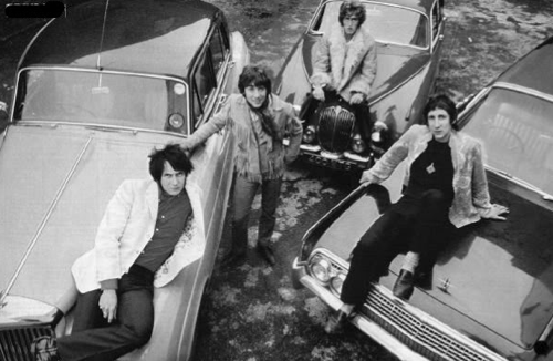 STARS & CARS! Take A Look At These Amazing Images From 20th Century Celebrities 36