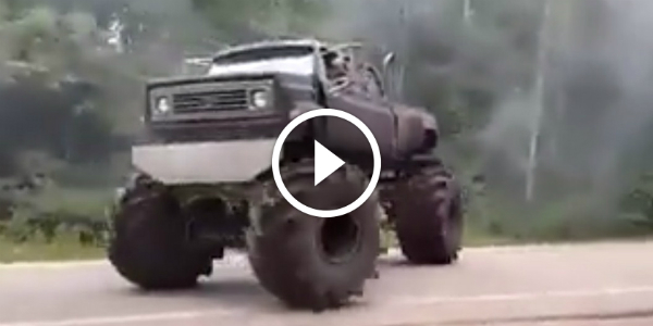 Watch This SMOKY BURNOUT With A Lifted MONSTER TRUCK 36