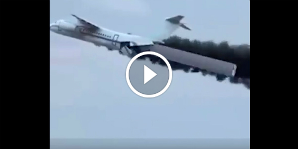 Airplane Emergency Passenger Capsule Deployment When Plane Engine IS ON FIRE 5