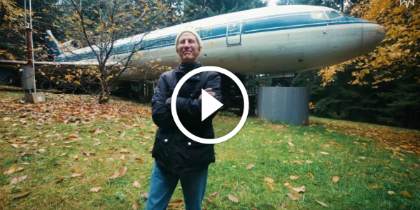 Bruce Campbell From Oregon Lives In A BOEING 727 Airplane Jet 1