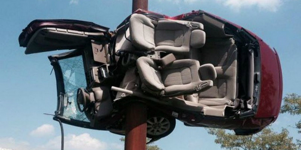 How On Earth Did These BIZARRE Car Accidents Happen 72