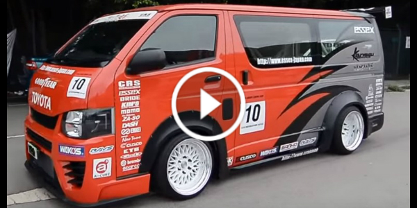 Toyota Hiace Drifting Van Will Leave You Speachless 3 play
