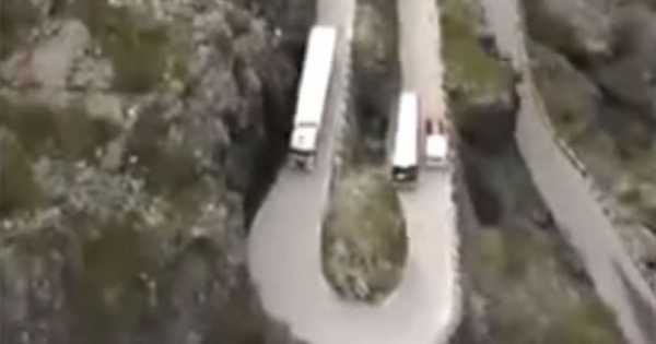 amazing truck drivers dangerous roads 1