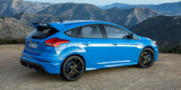 2016 ford focus rs review cover