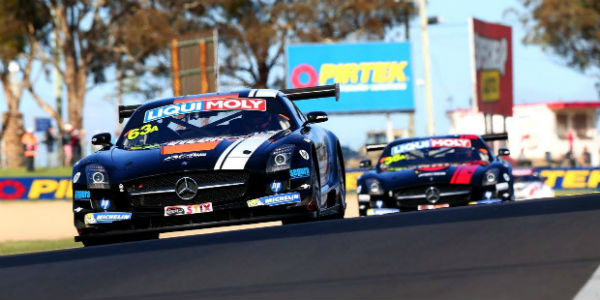 2016 bathurst mclaren win 3
