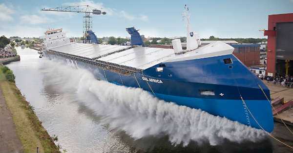 7 VIDEOS SHIP SIDE LAUNCHING 4