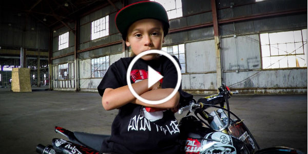 AJ Stuntz 1 stunt rider play