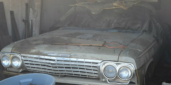 Another-FANTASTIC-BARN-FIND-Look-At-This-Forgotten-1962-IMPALA-SS-Convertible-Found-In-Spokane-WA-911