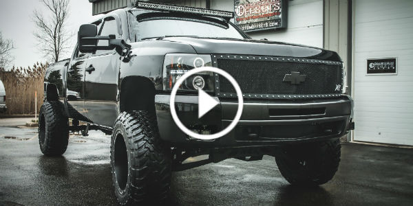 Chevrolet Silverado 1500 Looking SMOOTH 1 play