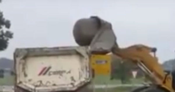 How not to load stone in the truck 6