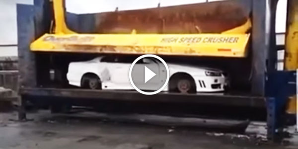 NISSAN SKYLINE GTR R34 GETS CRUSHED