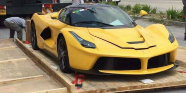 Ferrari La Ferrari In Yellow Paint cover