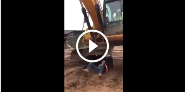 Funny Construction Worker Bench Pressing An Excavator 3 play
